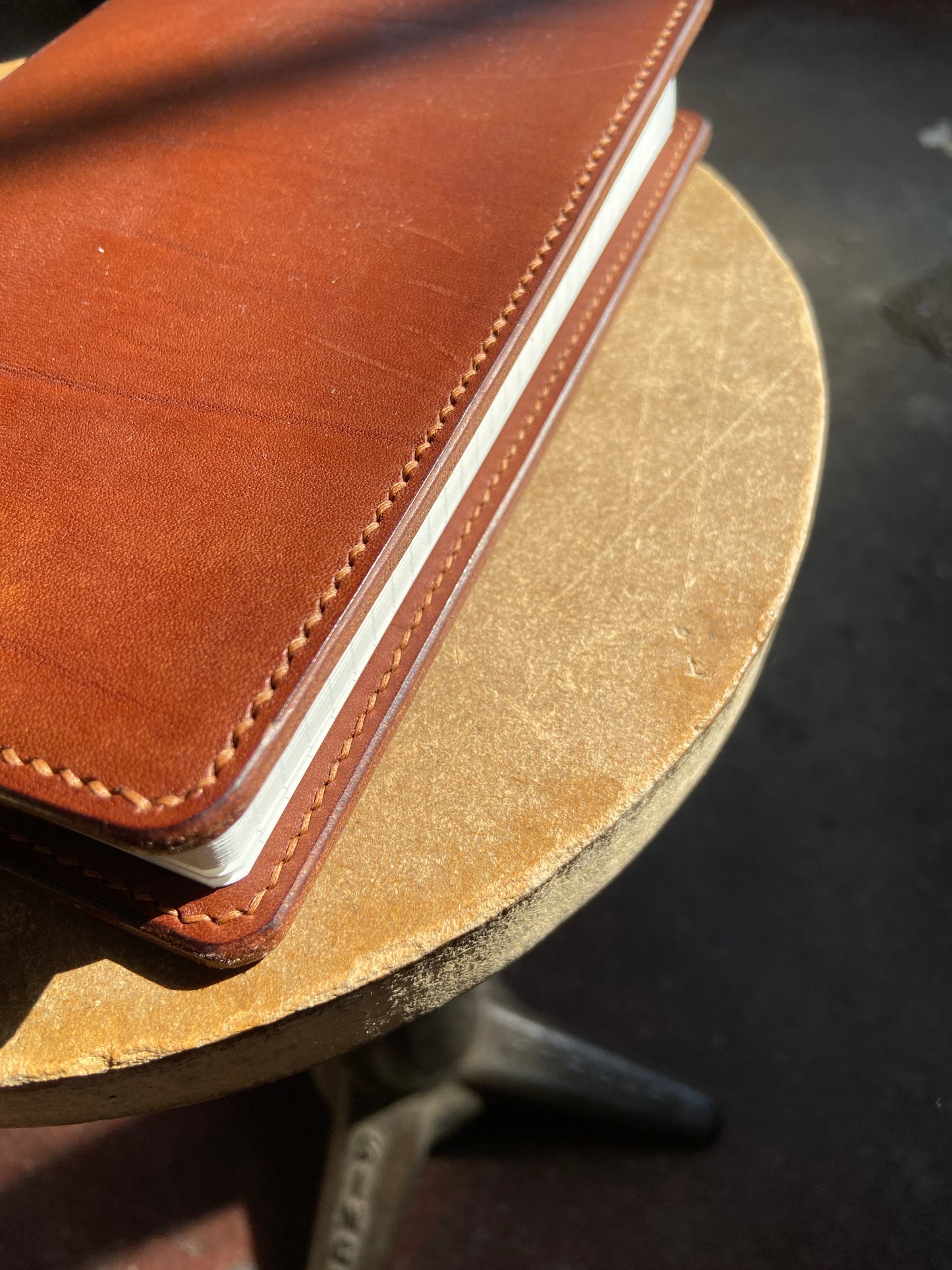 Leather notepad holder