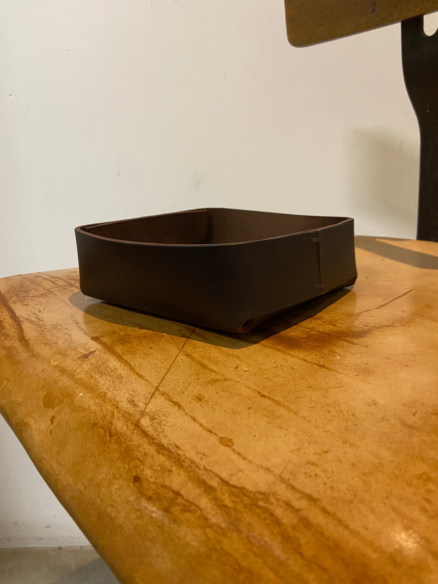 Leather catch-all tray - medium