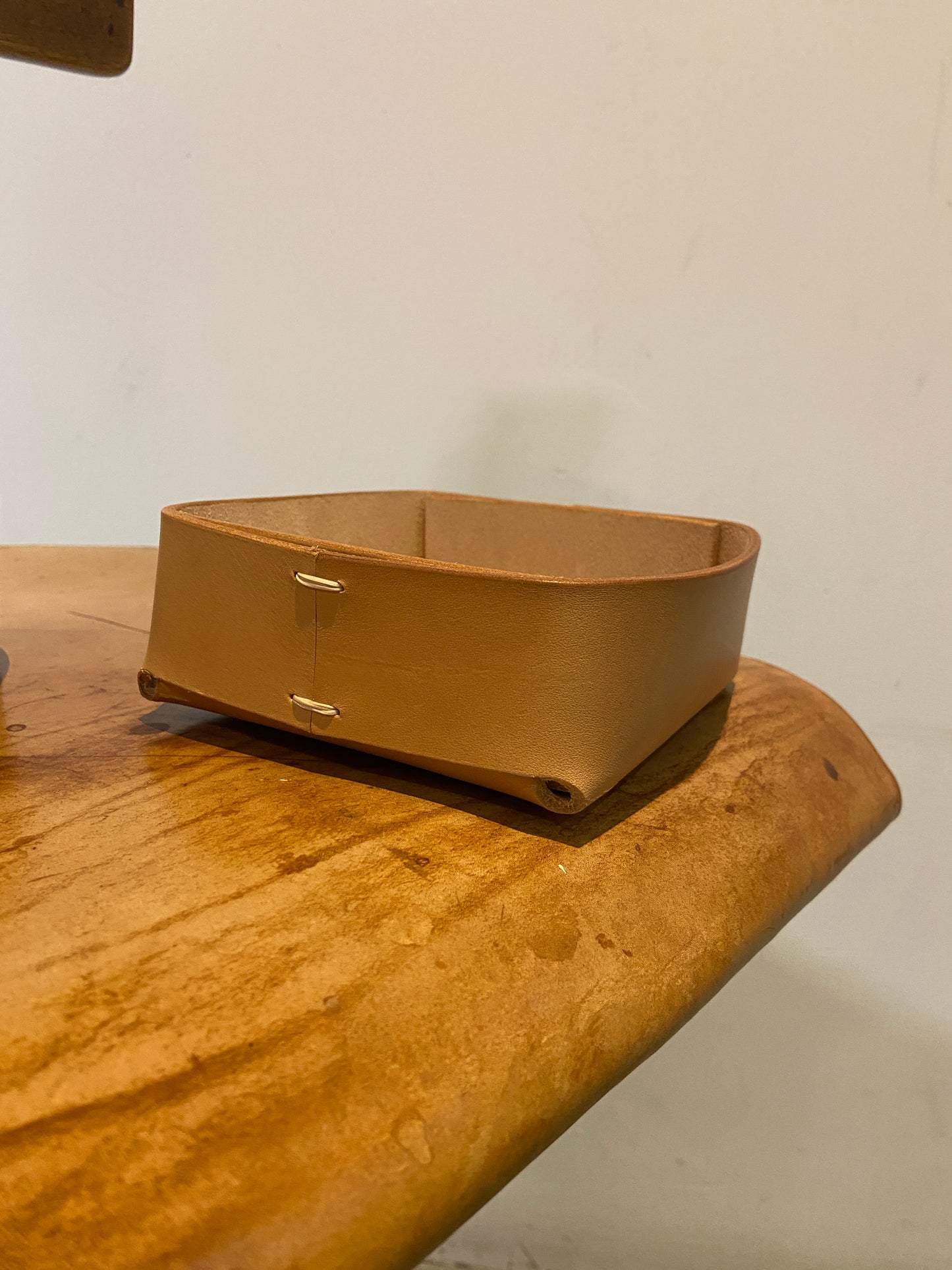 Leather catch-all tray - medium