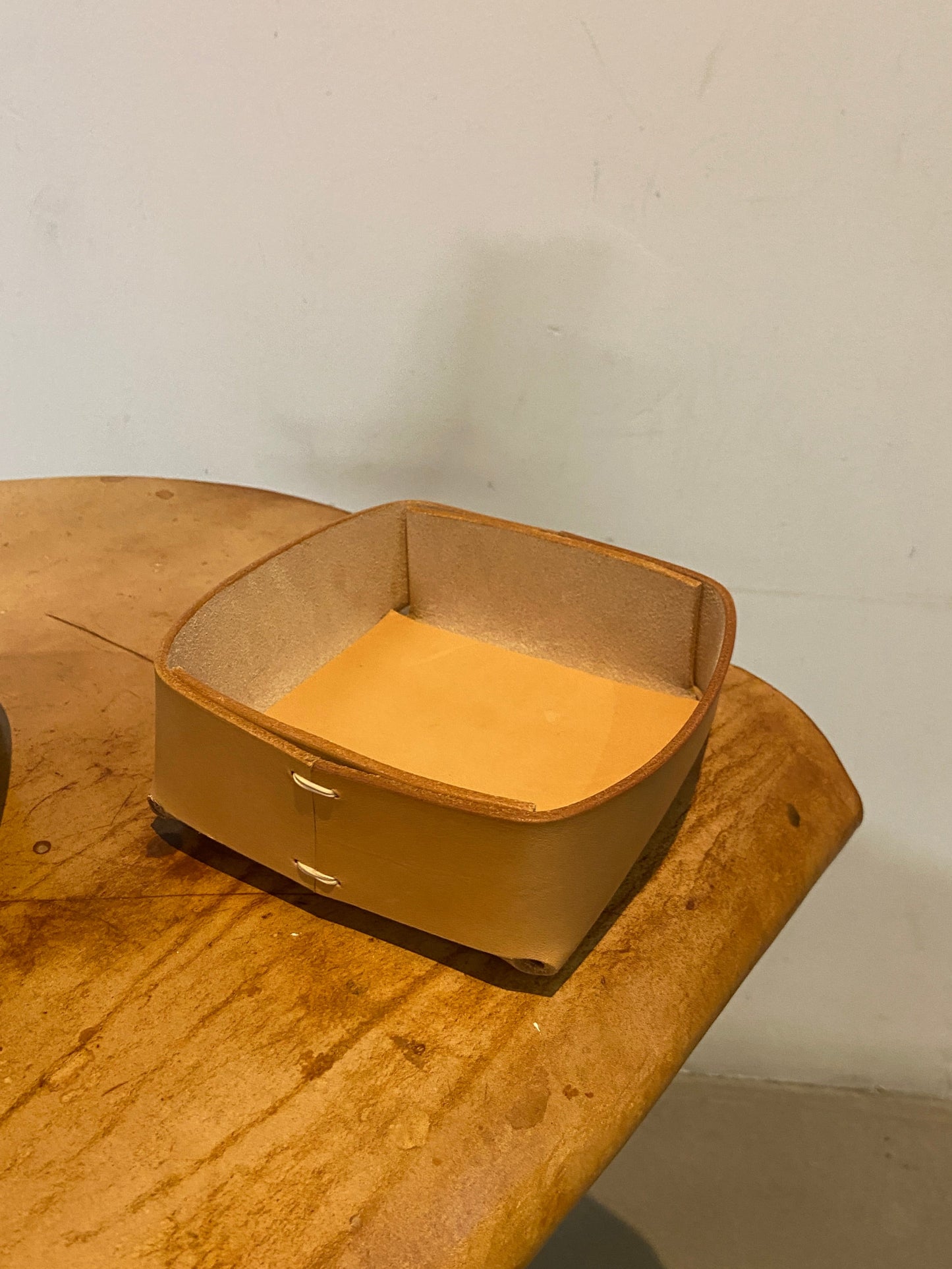 Leather catch-all tray - medium